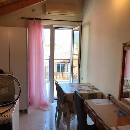 Mesolóngion Ion Apartments Messolonghi Single Bed Room Mountain View Loft מראה חיצוני תמונה